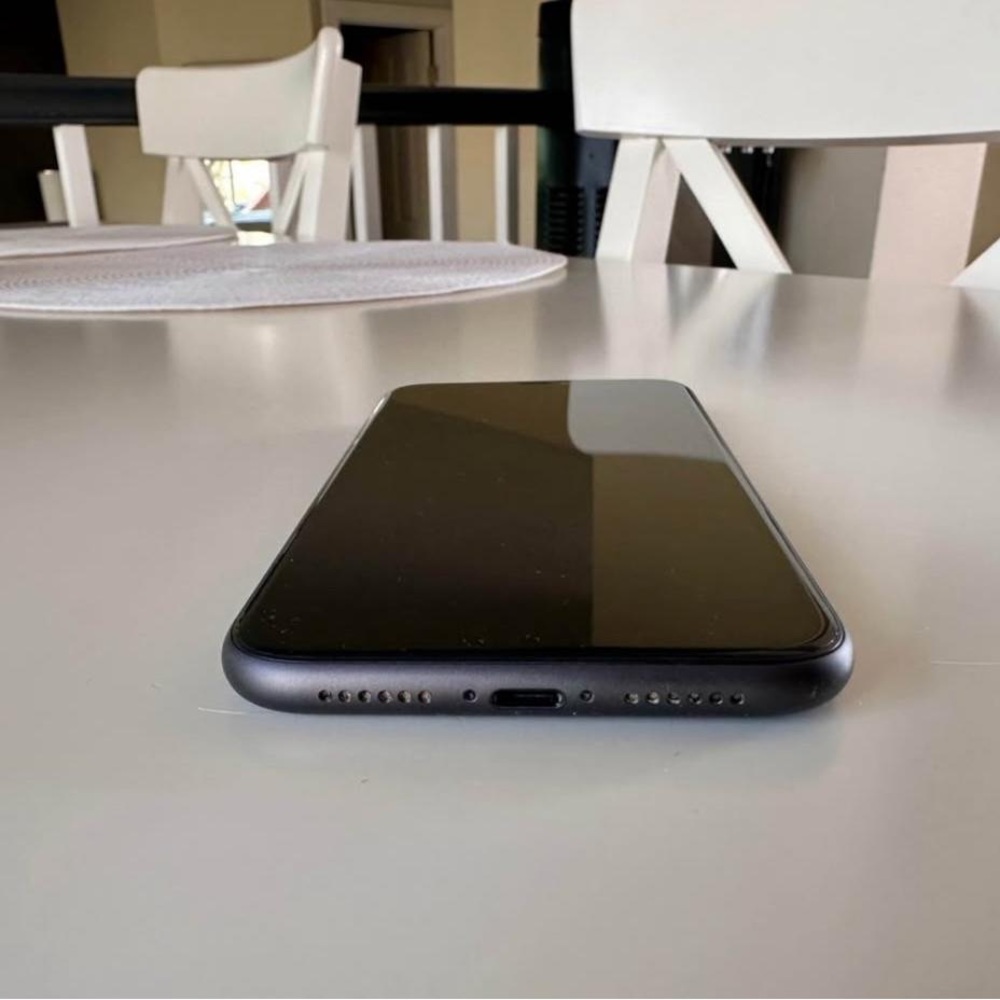 Apple iPhone 11 64GB in Black